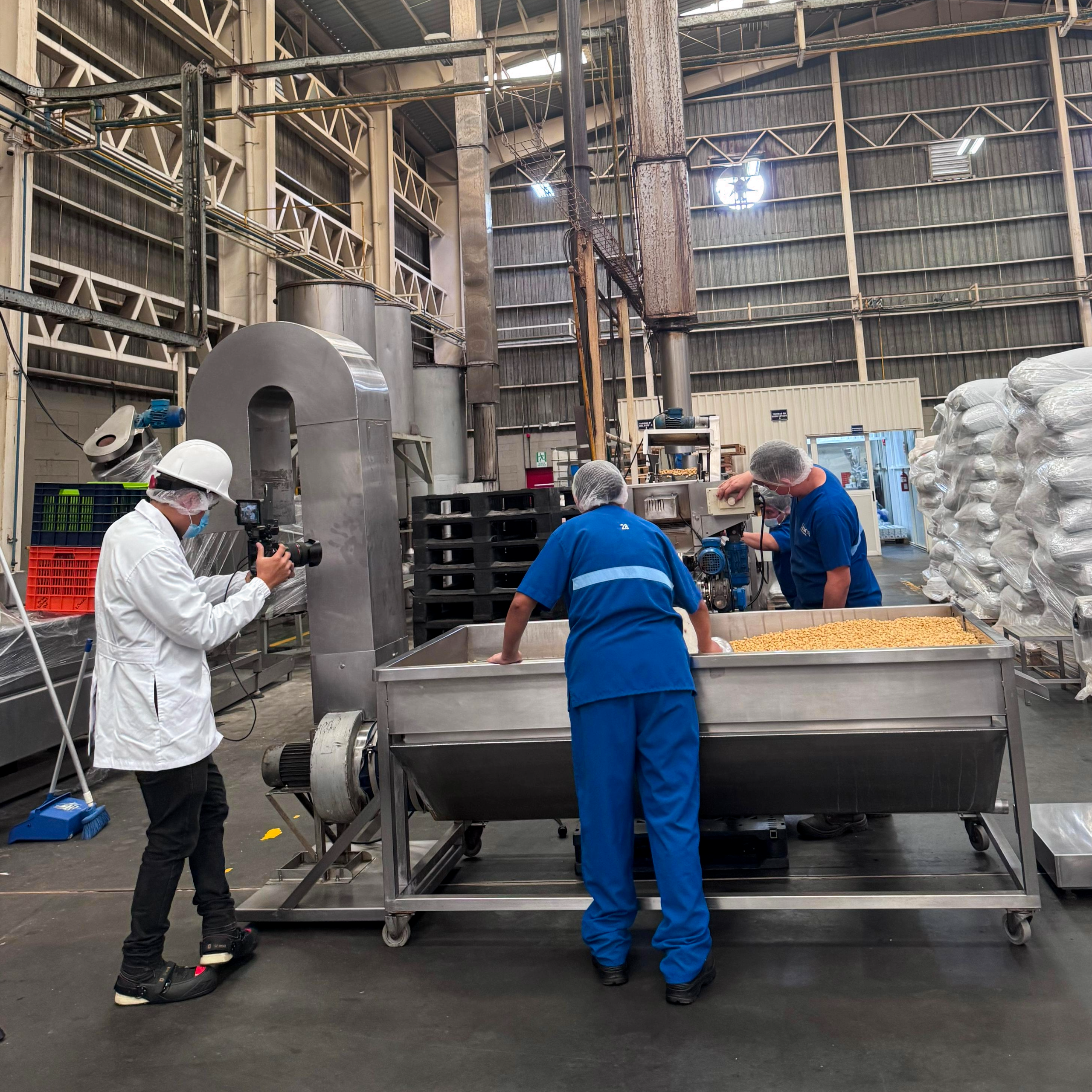 Fotografía corporativa de procesos productivos realizada por Lega C Studios para Corbuma Corp.